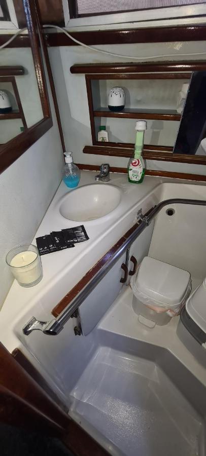 Hotel Boat To Sleep In Barcelona à Sant Adrià de Besòs Extérieur photo